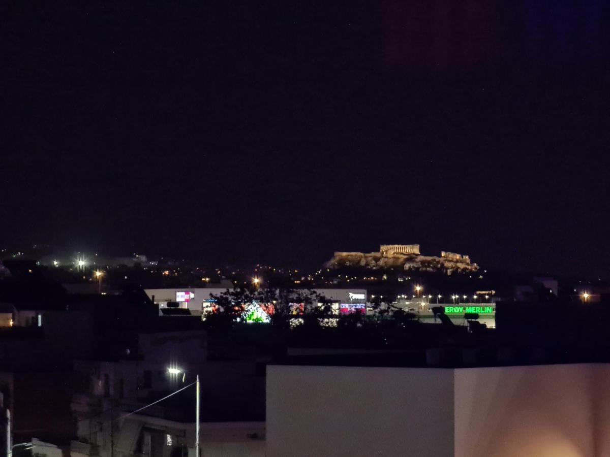אתונה Sunny Home Private Jacuzzi Hydromassage Acropolis & Lycabettus Far View Parking 300M Metro Peristeri מראה חיצוני תמונה