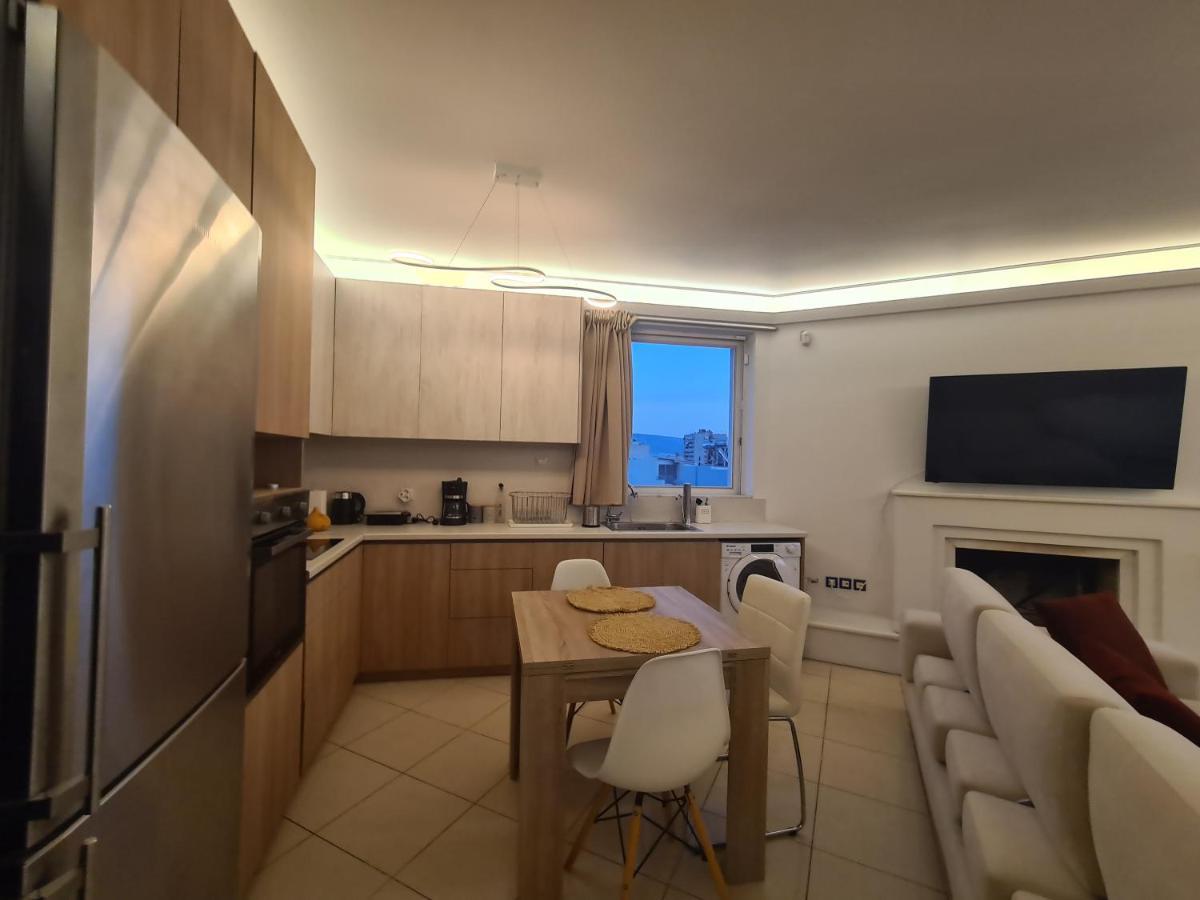 אתונה Sunny Home Private Jacuzzi Hydromassage Acropolis & Lycabettus Far View Parking 300M Metro Peristeri מראה חיצוני תמונה