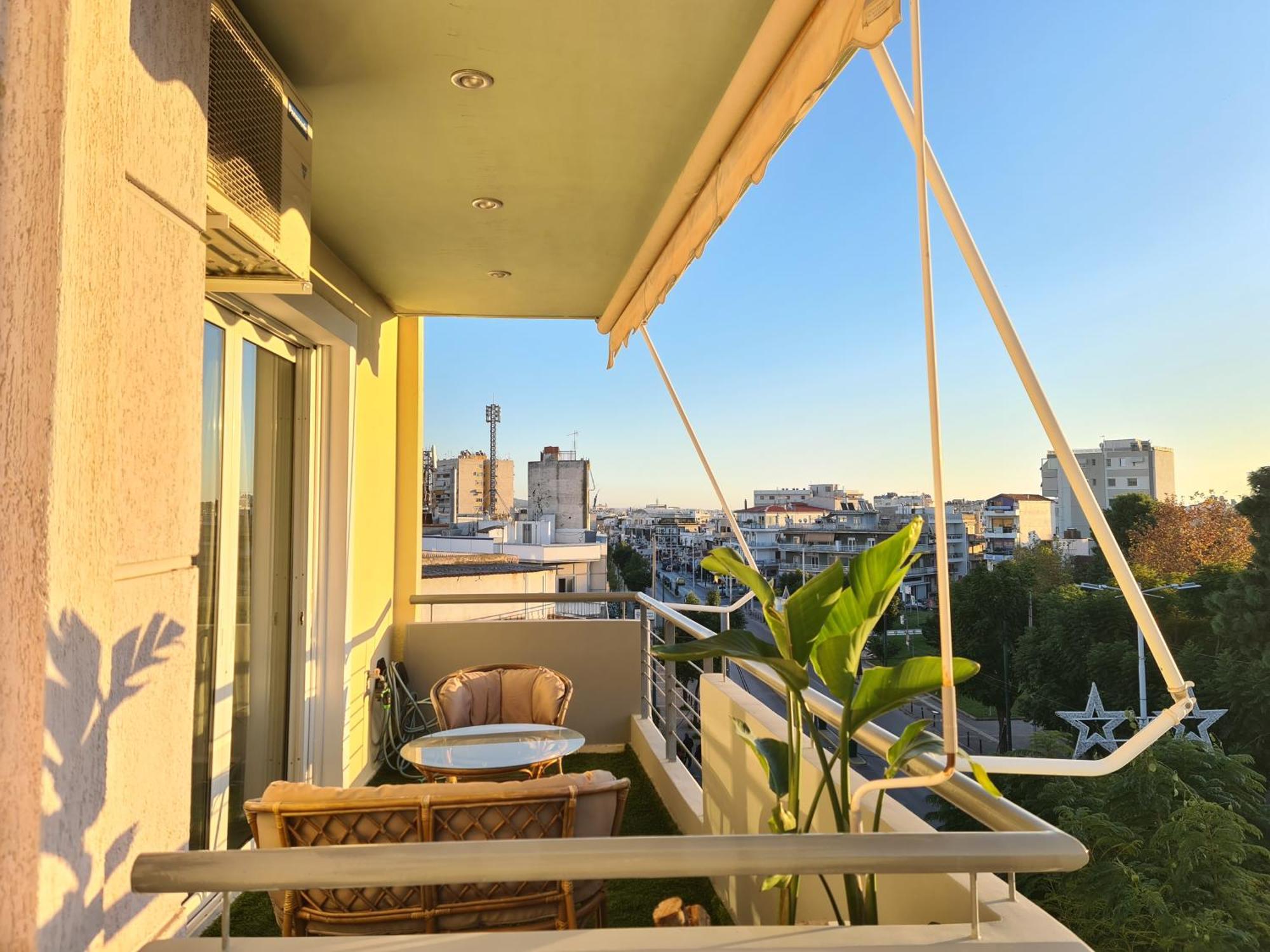 אתונה Sunny Home Private Jacuzzi Hydromassage Acropolis & Lycabettus Far View Parking 300M Metro Peristeri מראה חיצוני תמונה