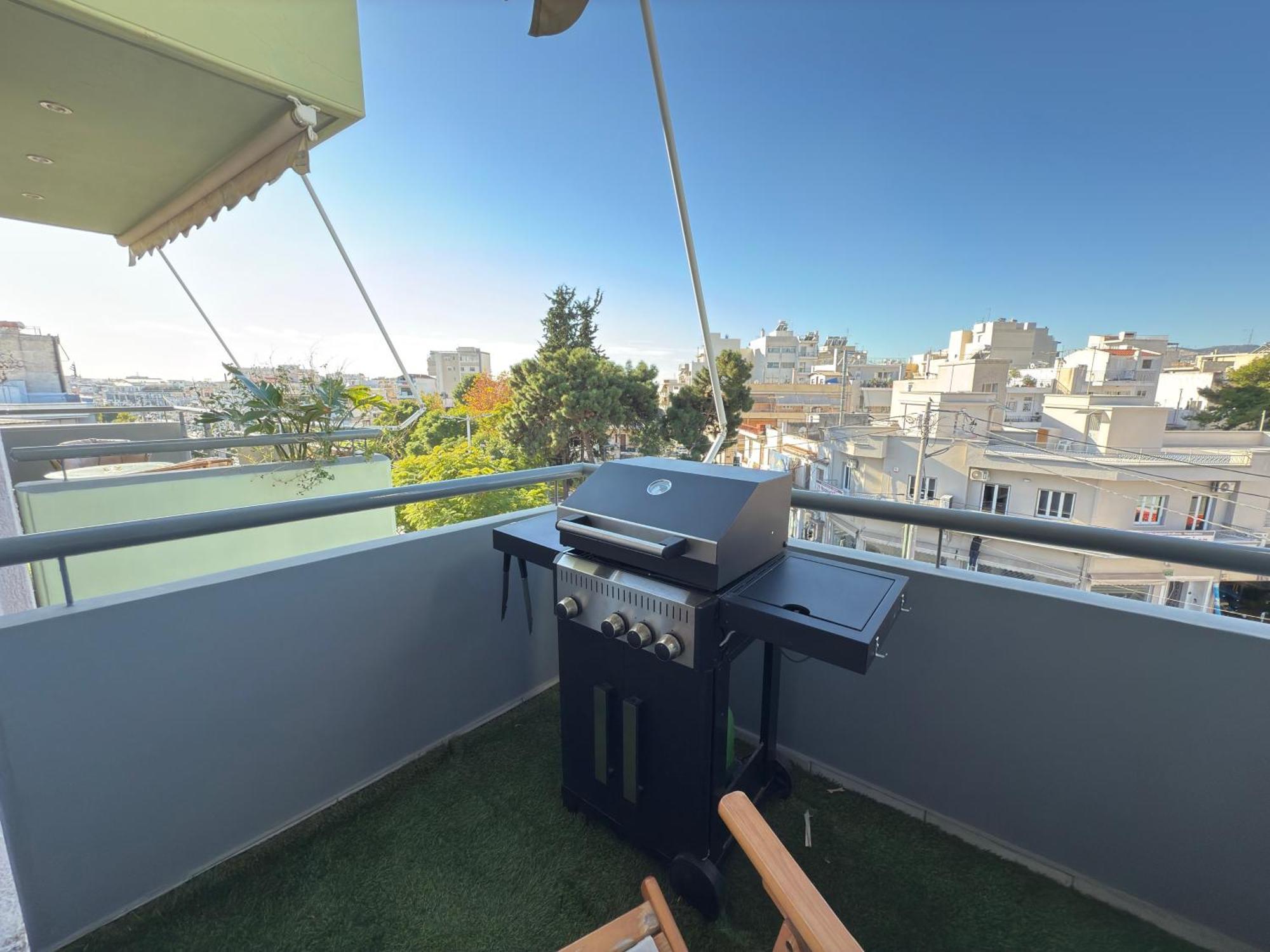 אתונה Sunny Home Private Jacuzzi Hydromassage Acropolis & Lycabettus Far View Parking 300M Metro Peristeri מראה חיצוני תמונה