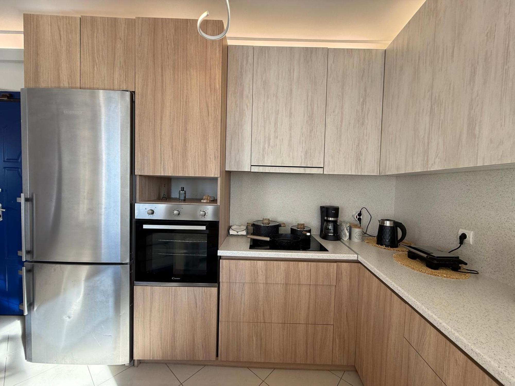 אתונה Sunny Home Private Jacuzzi Hydromassage Acropolis & Lycabettus Far View Parking 300M Metro Peristeri מראה חיצוני תמונה