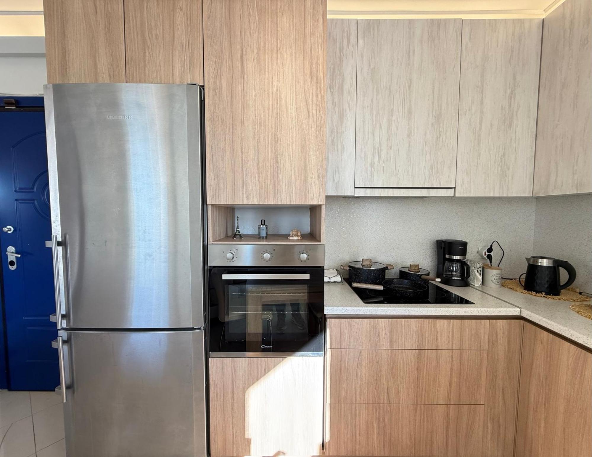אתונה Sunny Home Private Jacuzzi Hydromassage Acropolis & Lycabettus Far View Parking 300M Metro Peristeri מראה חיצוני תמונה