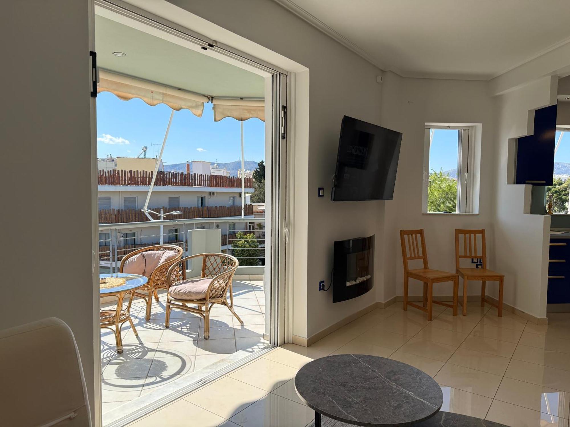 אתונה Sunny Home Private Jacuzzi Hydromassage Acropolis & Lycabettus Far View Parking 300M Metro Peristeri מראה חיצוני תמונה