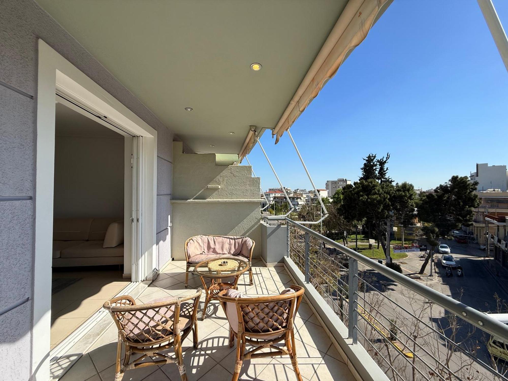 אתונה Sunny Home Private Jacuzzi Hydromassage Acropolis & Lycabettus Far View Parking 300M Metro Peristeri מראה חיצוני תמונה