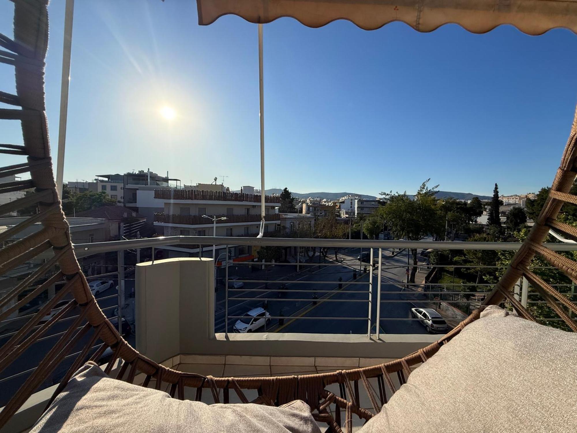אתונה Sunny Home Private Jacuzzi Hydromassage Acropolis & Lycabettus Far View Parking 300M Metro Peristeri מראה חיצוני תמונה