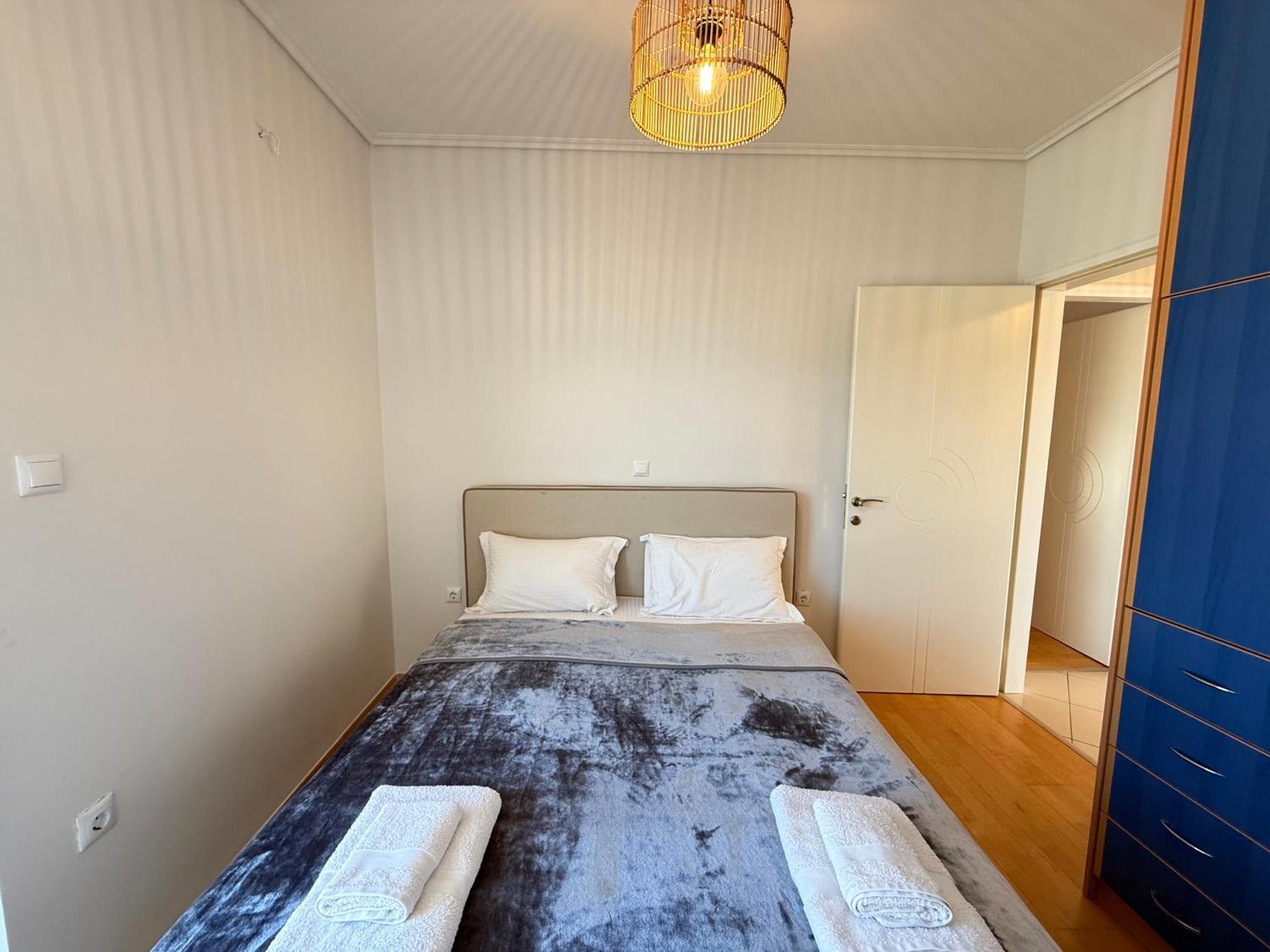אתונה Sunny Home Private Jacuzzi Hydromassage Acropolis & Lycabettus Far View Parking 300M Metro Peristeri מראה חיצוני תמונה