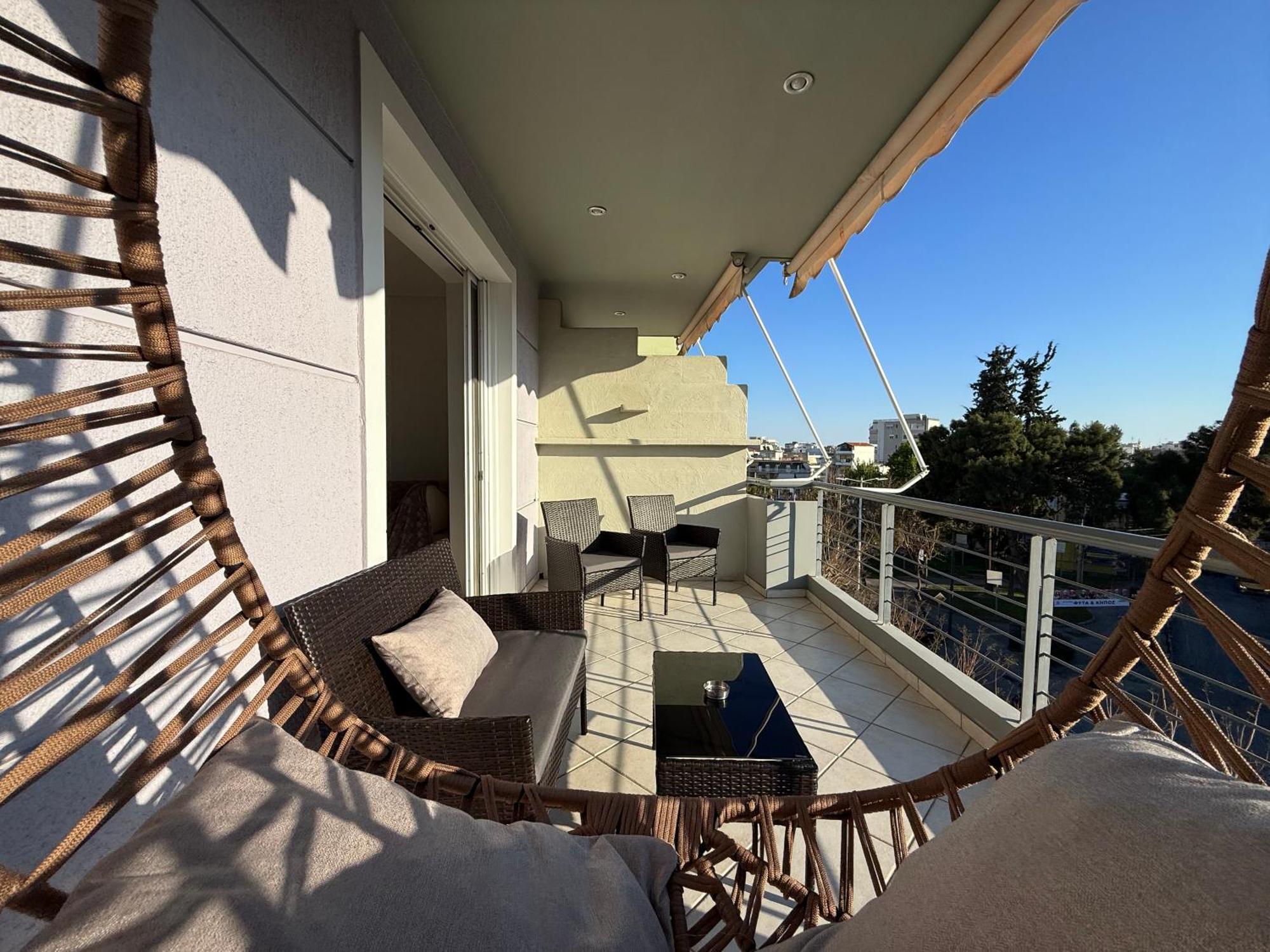 אתונה Sunny Home Private Jacuzzi Hydromassage Acropolis & Lycabettus Far View Parking 300M Metro Peristeri מראה חיצוני תמונה