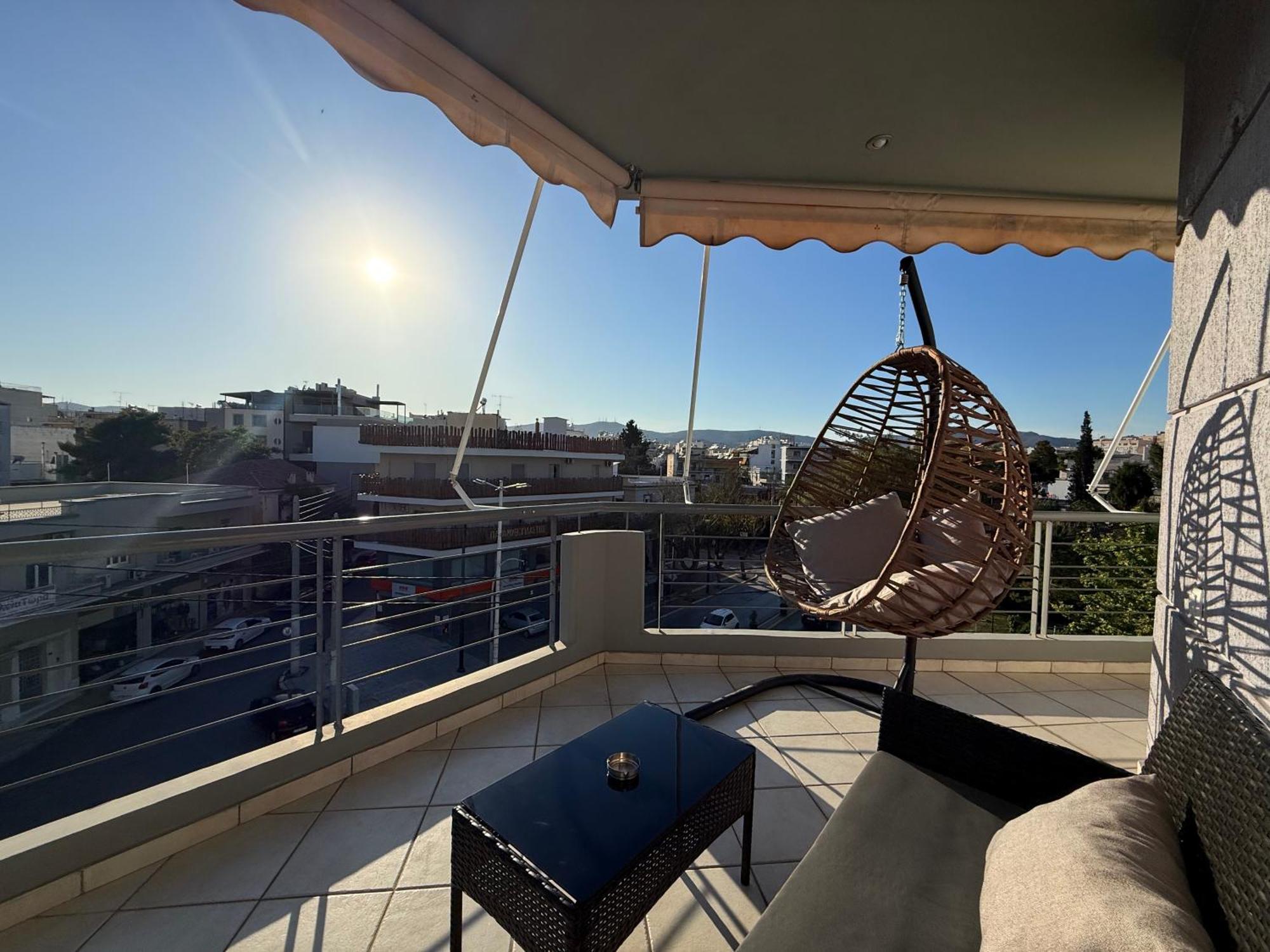 אתונה Sunny Home Private Jacuzzi Hydromassage Acropolis & Lycabettus Far View Parking 300M Metro Peristeri מראה חיצוני תמונה