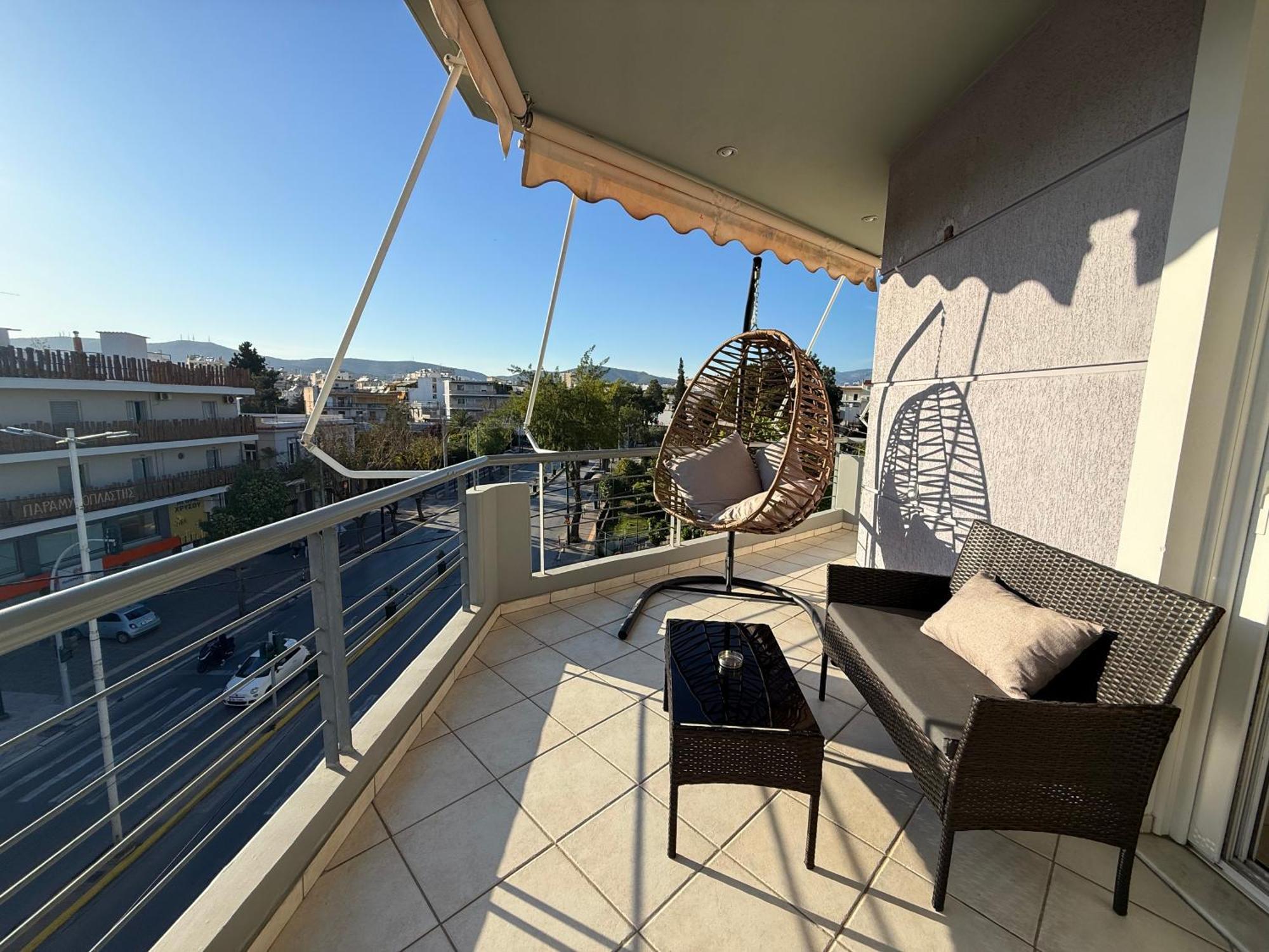 אתונה Sunny Home Private Jacuzzi Hydromassage Acropolis & Lycabettus Far View Parking 300M Metro Peristeri מראה חיצוני תמונה