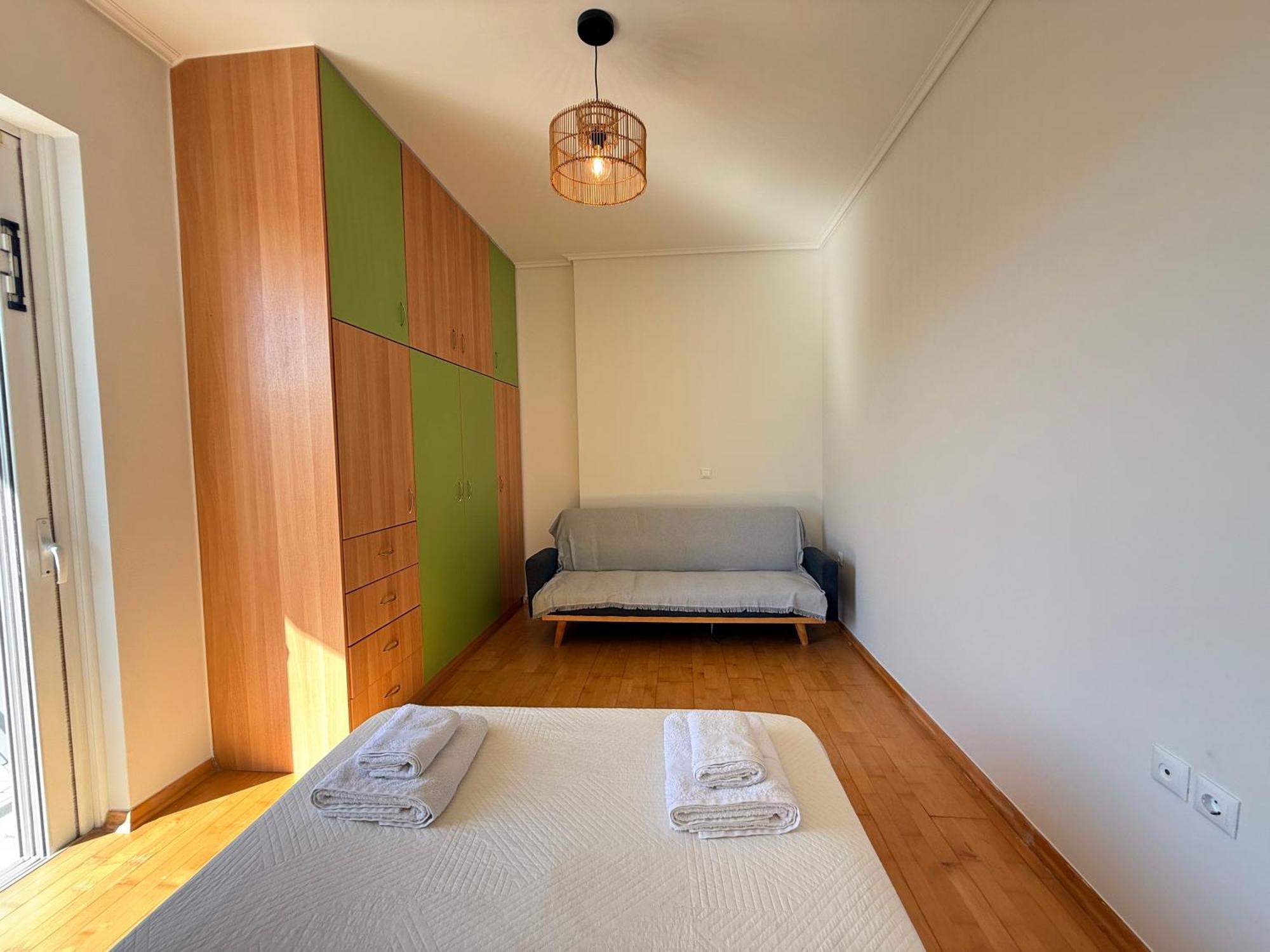 אתונה Sunny Home Private Jacuzzi Hydromassage Acropolis & Lycabettus Far View Parking 300M Metro Peristeri מראה חיצוני תמונה