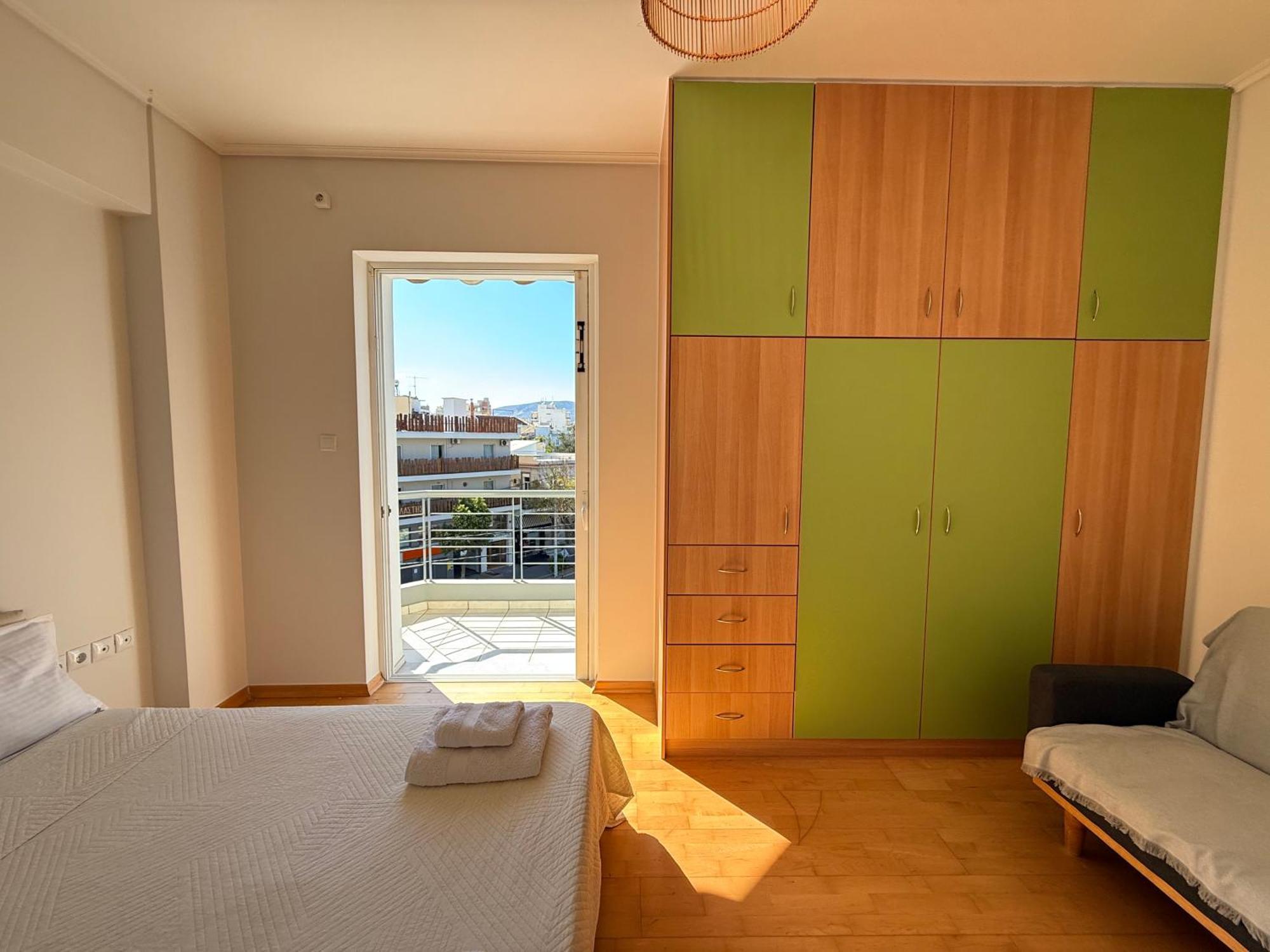 אתונה Sunny Home Private Jacuzzi Hydromassage Acropolis & Lycabettus Far View Parking 300M Metro Peristeri מראה חיצוני תמונה