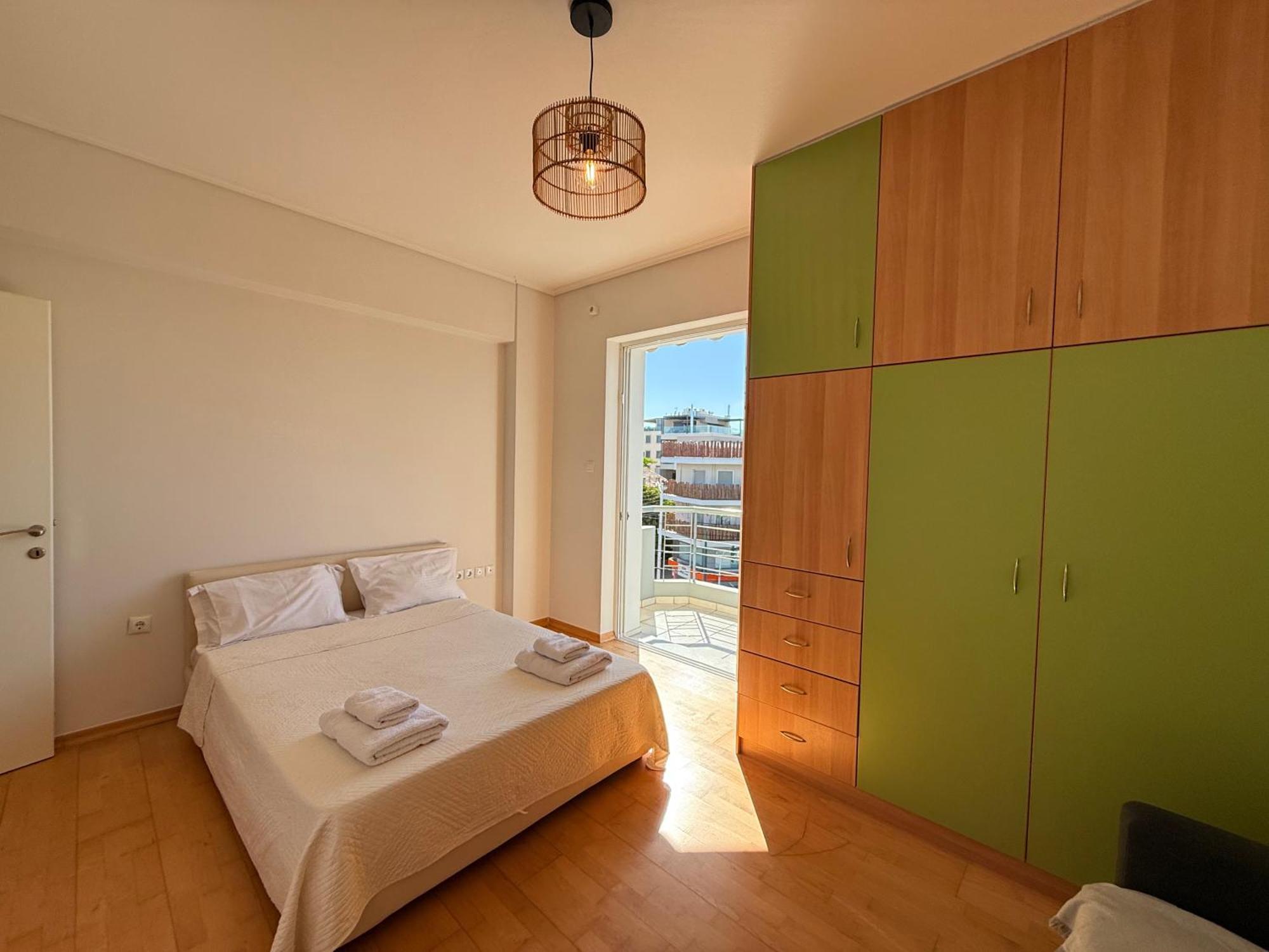 אתונה Sunny Home Private Jacuzzi Hydromassage Acropolis & Lycabettus Far View Parking 300M Metro Peristeri מראה חיצוני תמונה